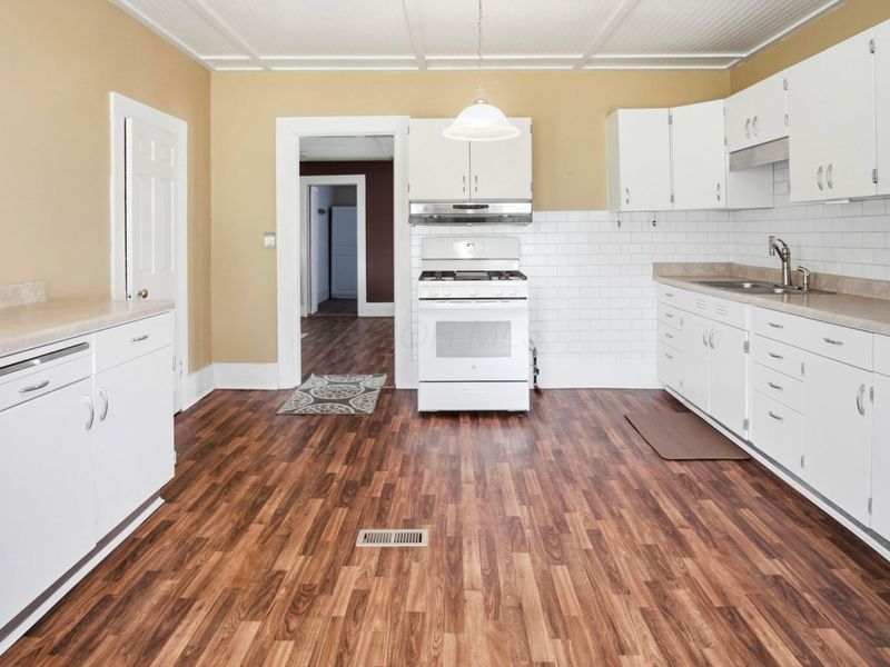 32 E 1st Street, Frazeysburg, OH 43822 Photo 17