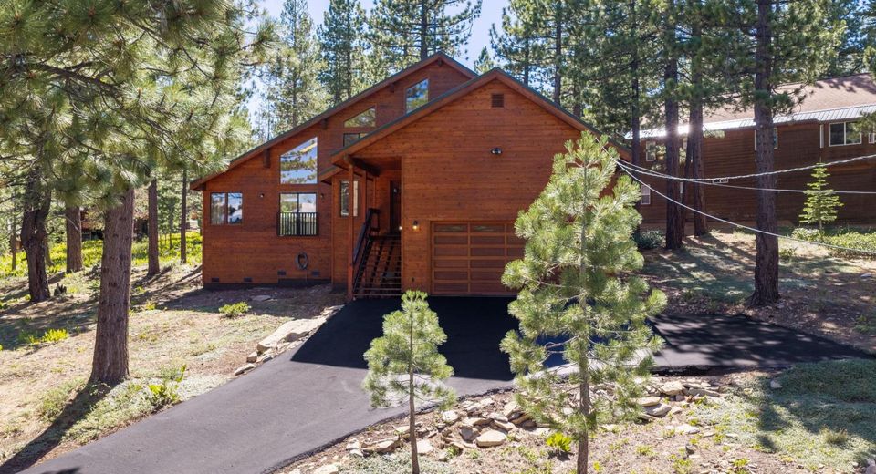 13040 Hillside Drive, Truckee, CA 96161 Photo