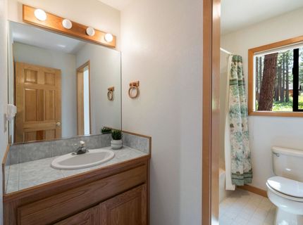 13040 Hillside Drive, Truckee, CA 96161 Photo