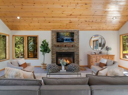 13040 Hillside Drive, Truckee, CA 96161 Photo