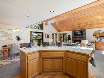 13040 Hillside Drive, Truckee, CA 96161 Photo