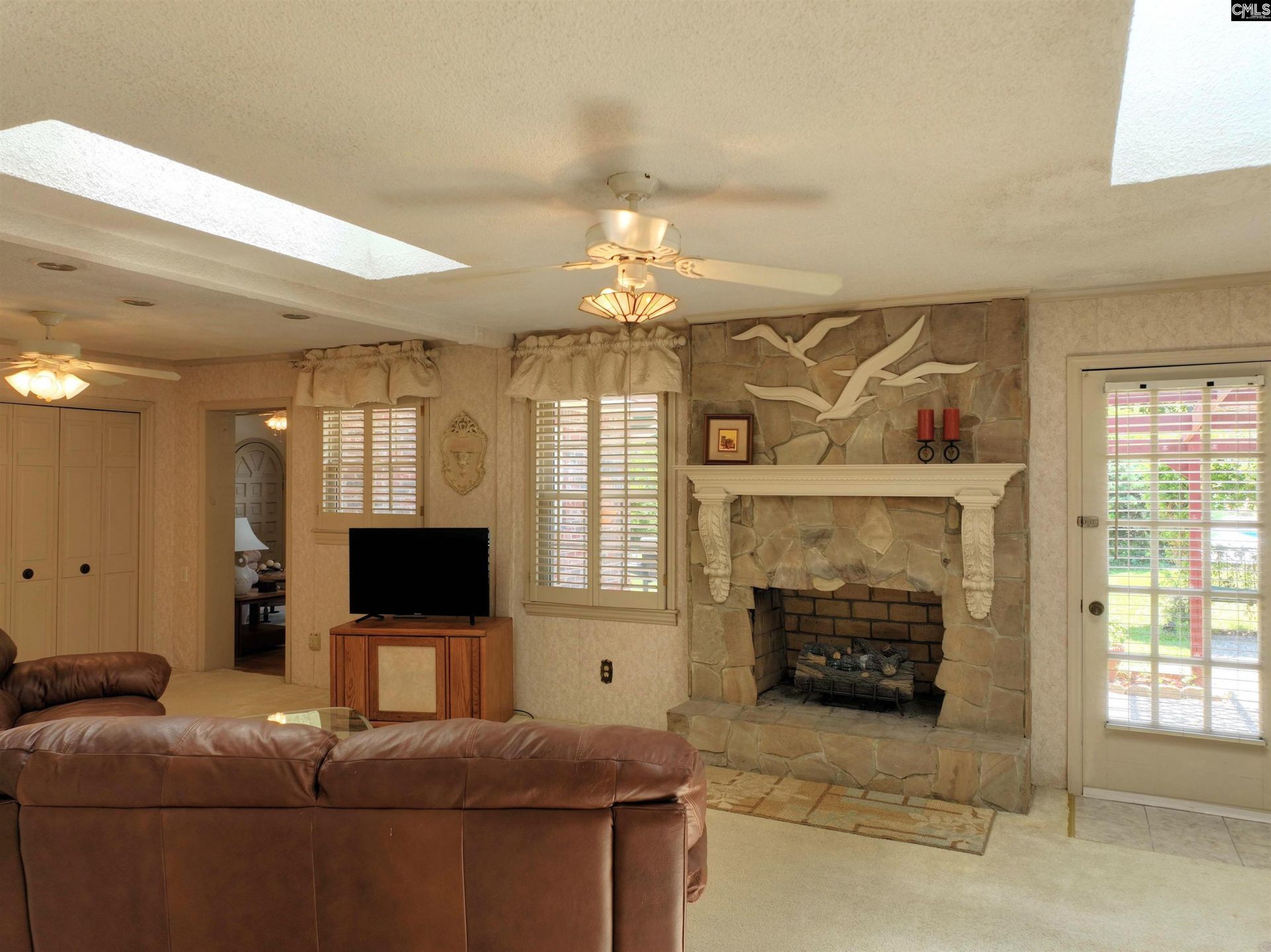 104 Oak Leaf Lane  Photo 13