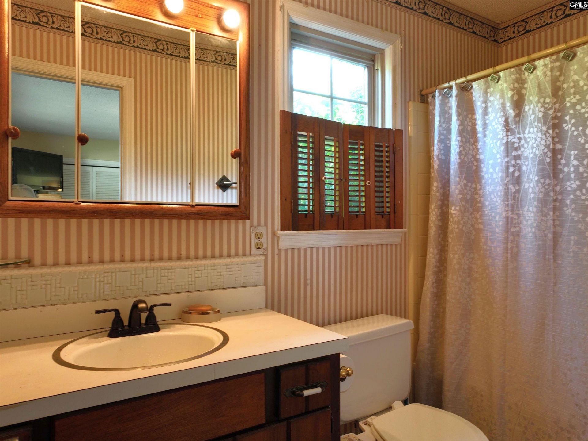 104 Oak Leaf Lane  Photo 26
