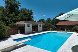 104 Oak Leaf Lane  photo 4