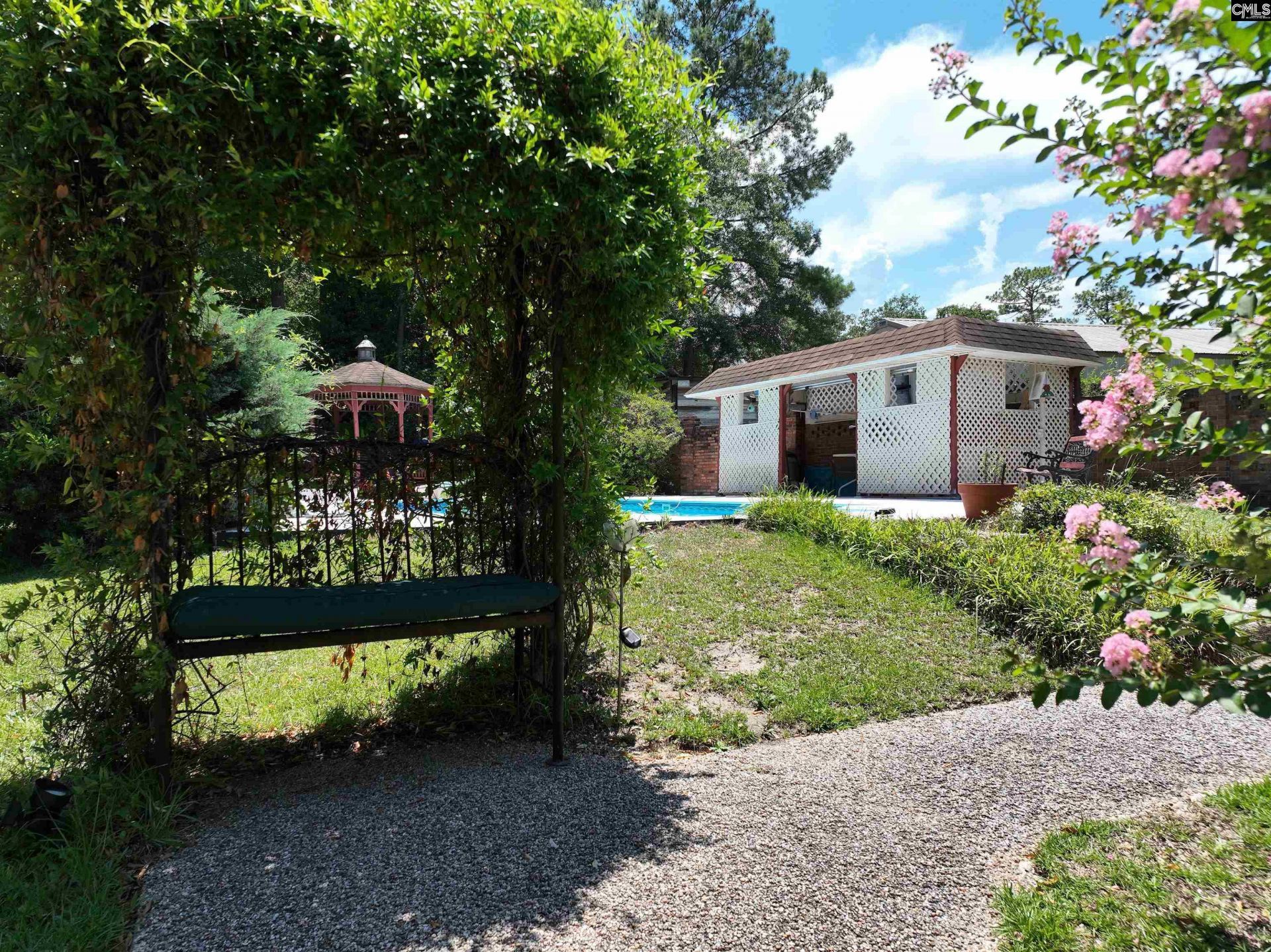 104 Oak Leaf Lane  Photo 33