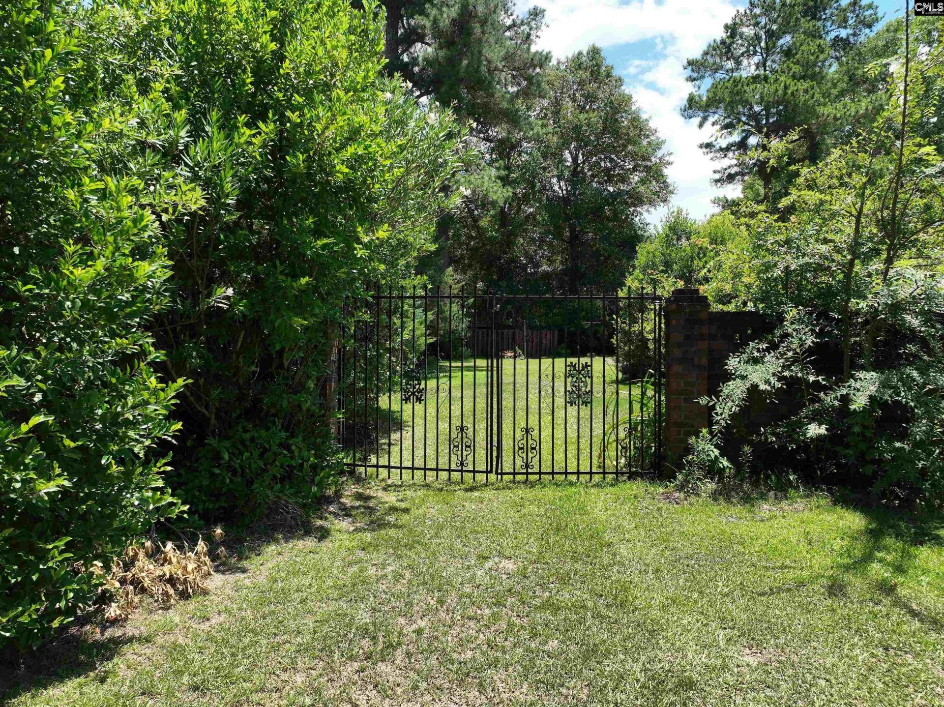 104 Oak Leaf Lane  Photo 37