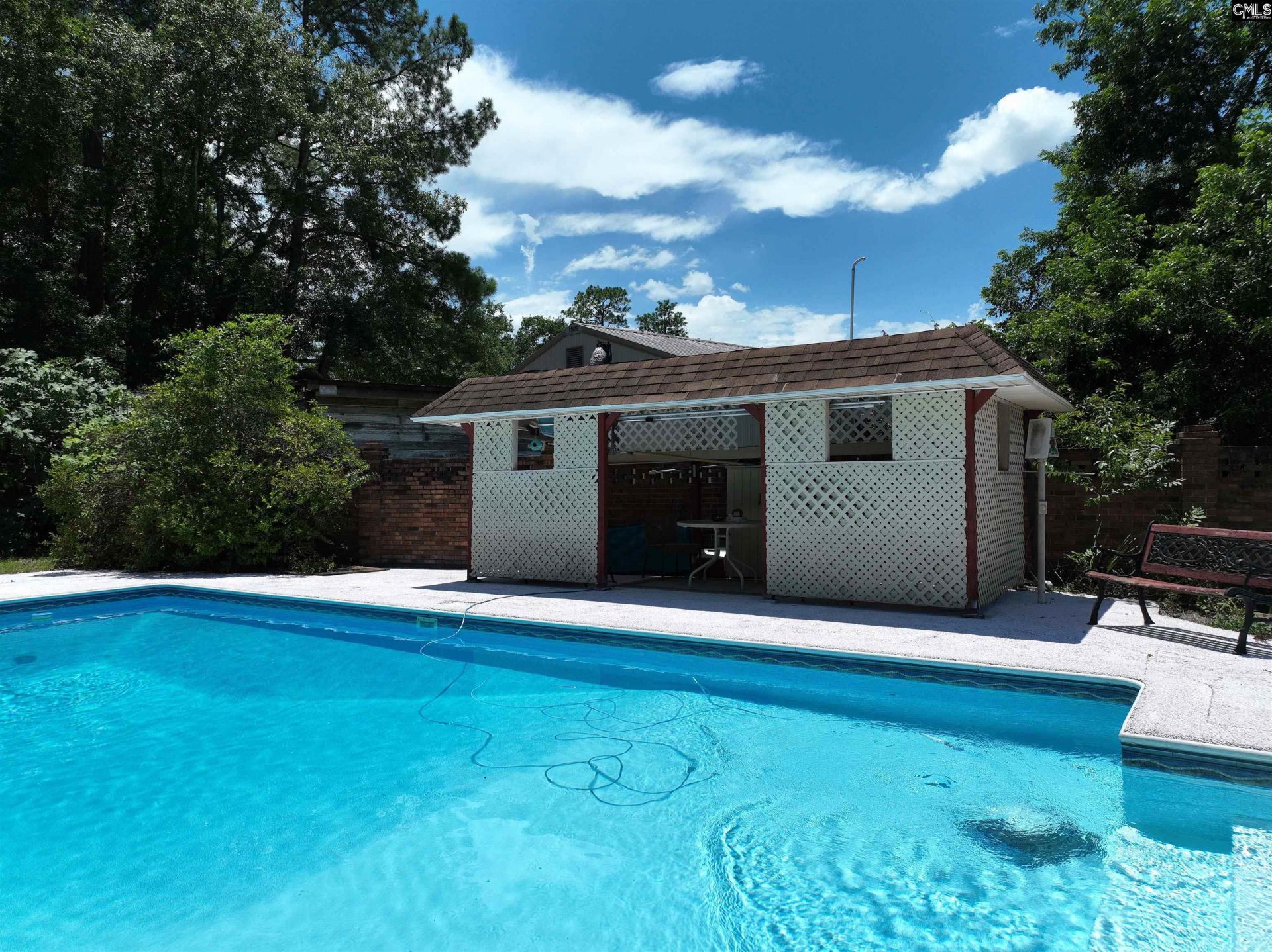 104 Oak Leaf Lane  Photo 4