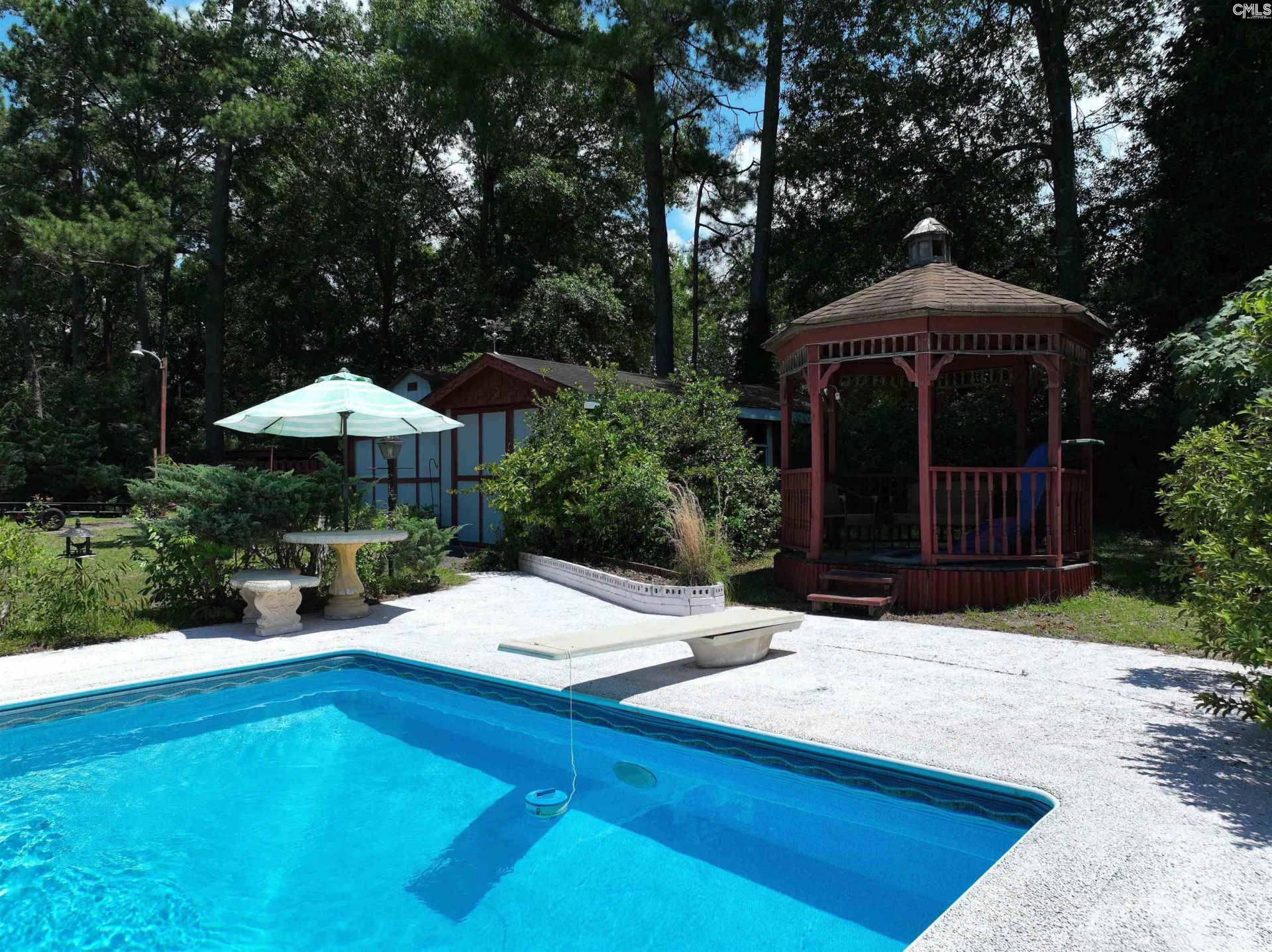 104 Oak Leaf Lane  Photo 5