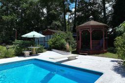 104 Oak Leaf Lane  photo 4