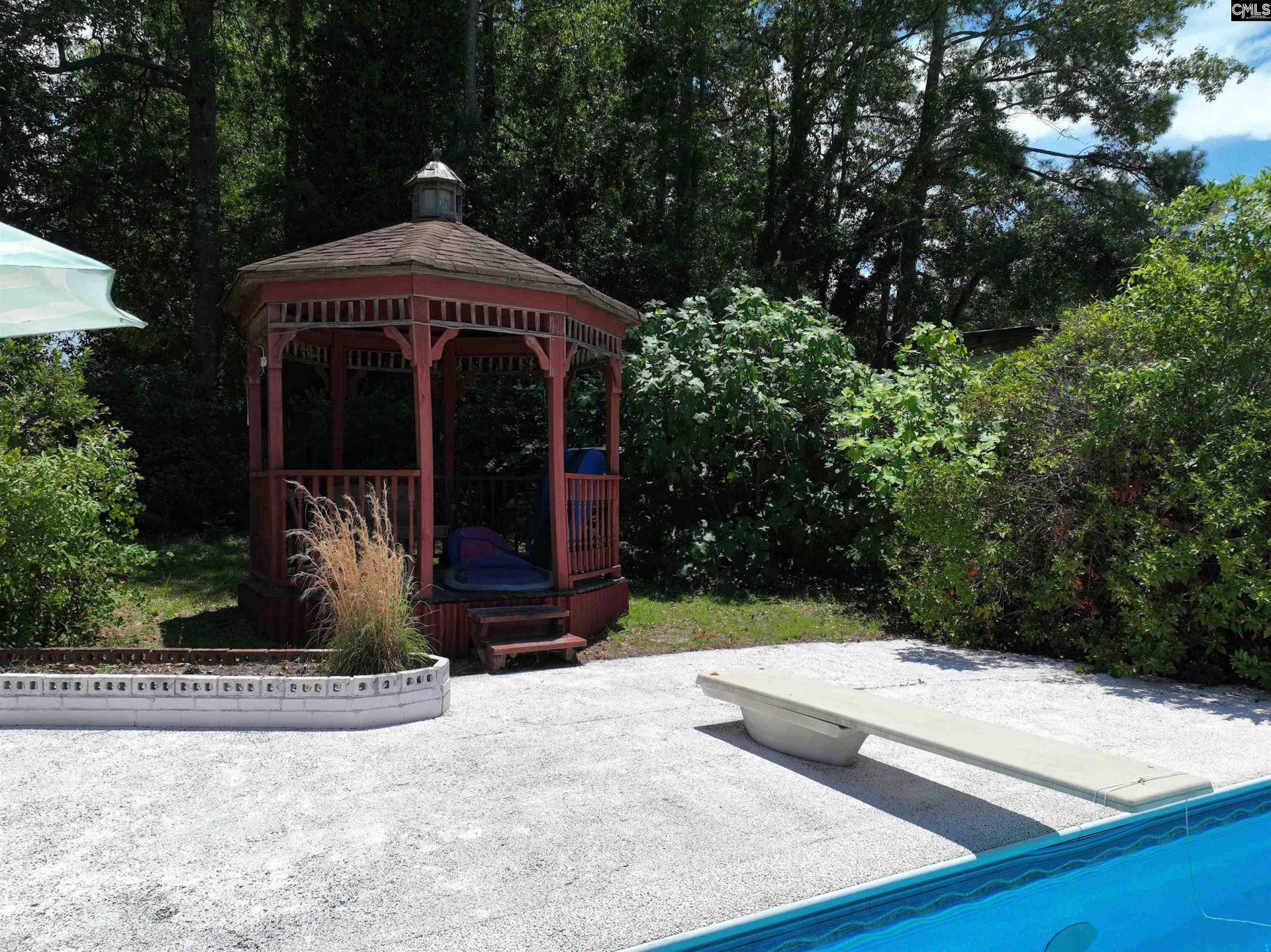 104 Oak Leaf Lane  Photo 6