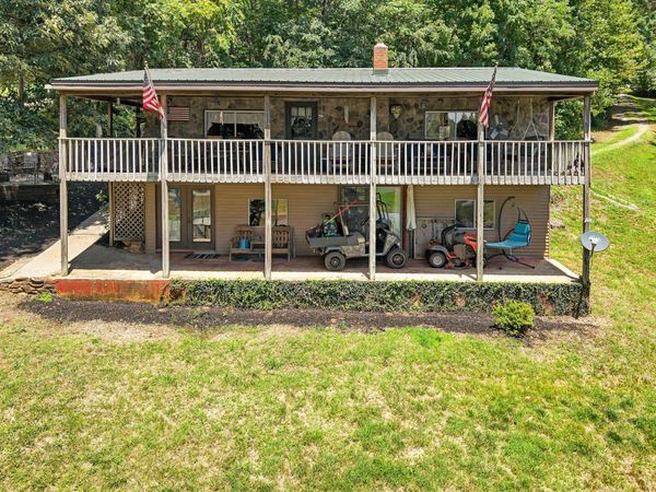 12 Crescent LN , Wirtz, VA 24184