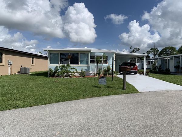 8 Brisa Lane, Port St. Lucie, FL 34952