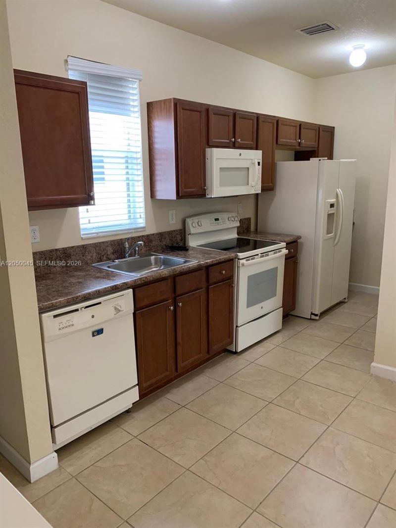 17087 SW 93rd St , Miami, FL 33196 Photo