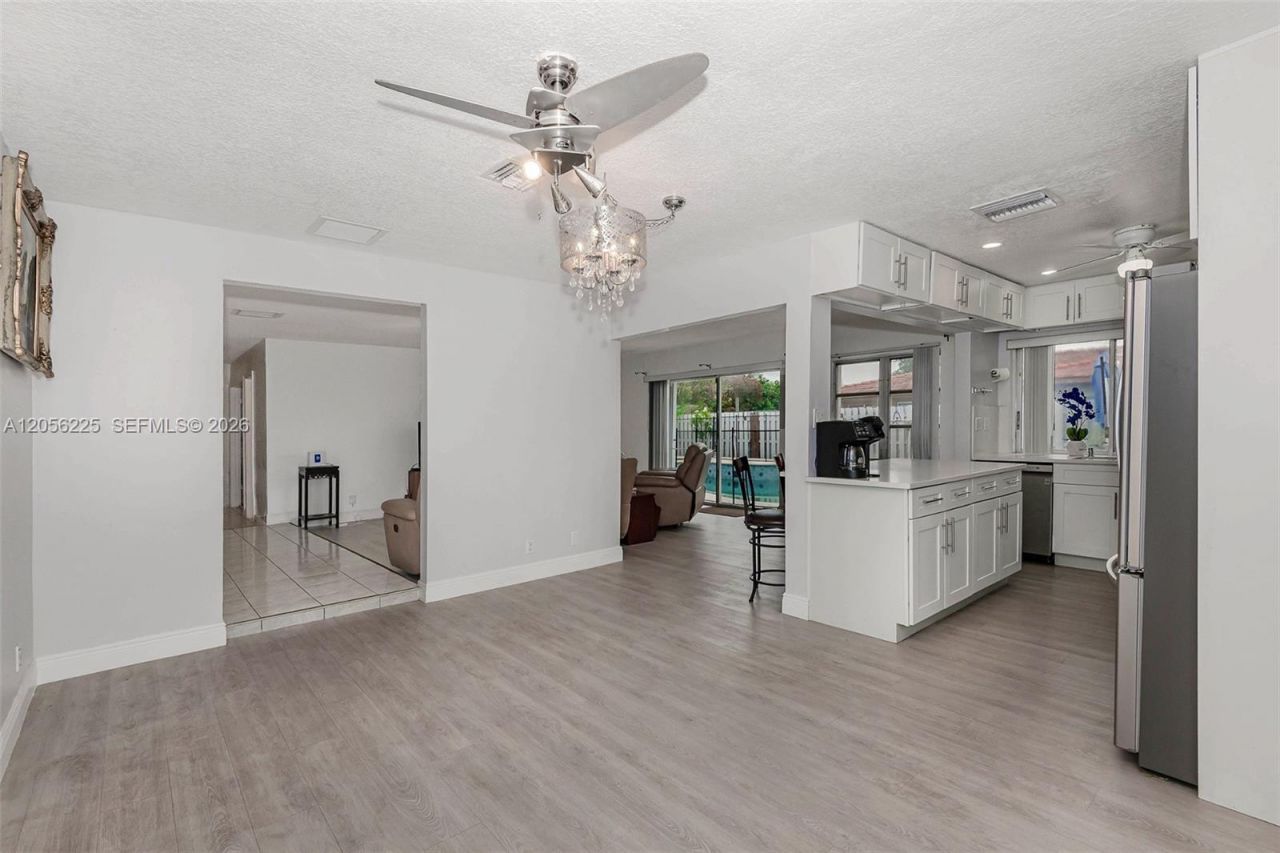 8210 NW 68th Ter , Tamarac, FL 33321 Photo