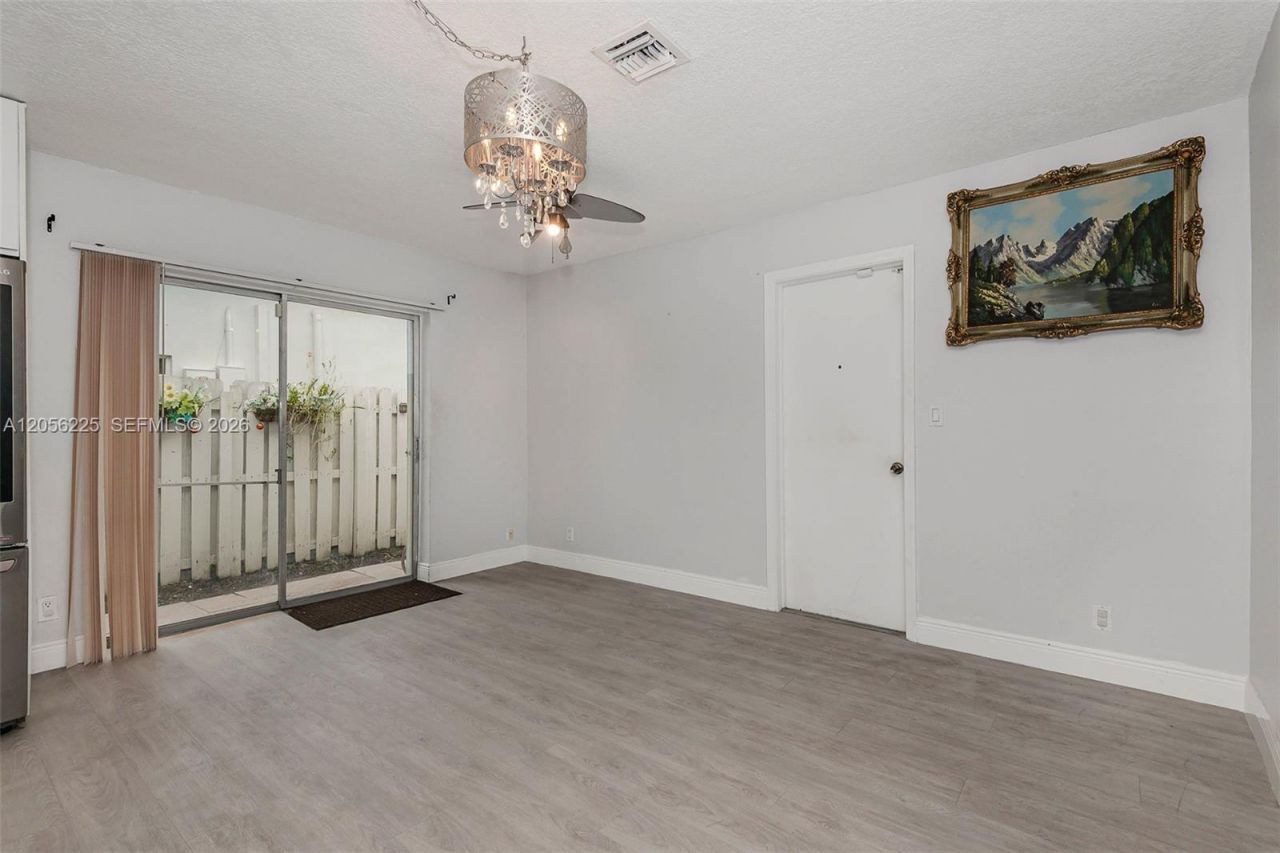 8210 NW 68th Ter , Tamarac, FL 33321 Photo