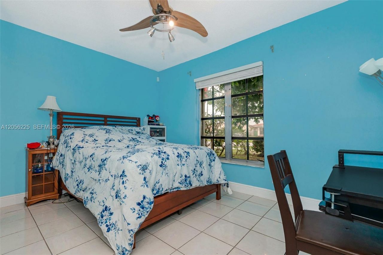 8210 NW 68th Ter , Tamarac, FL 33321 Photo