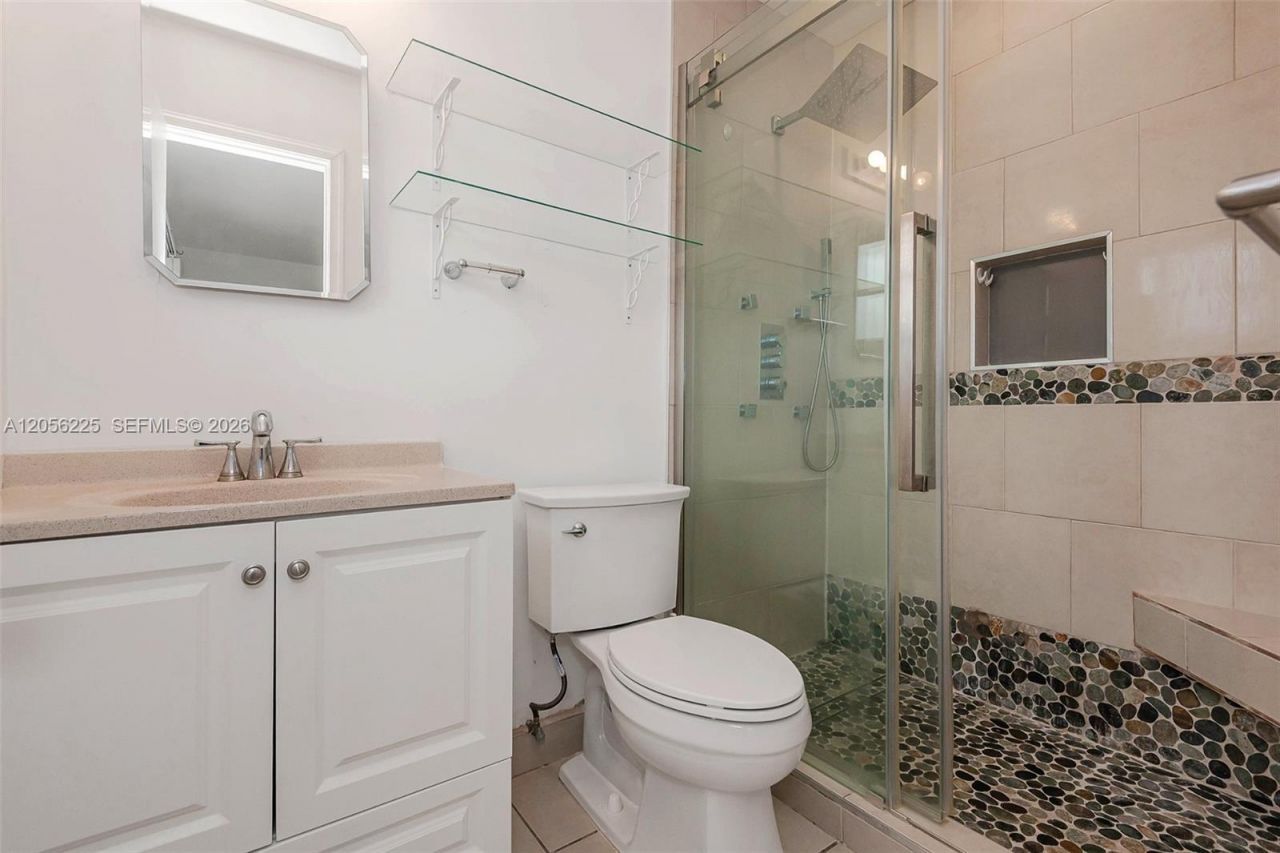 8210 NW 68th Ter , Tamarac, FL 33321 Photo