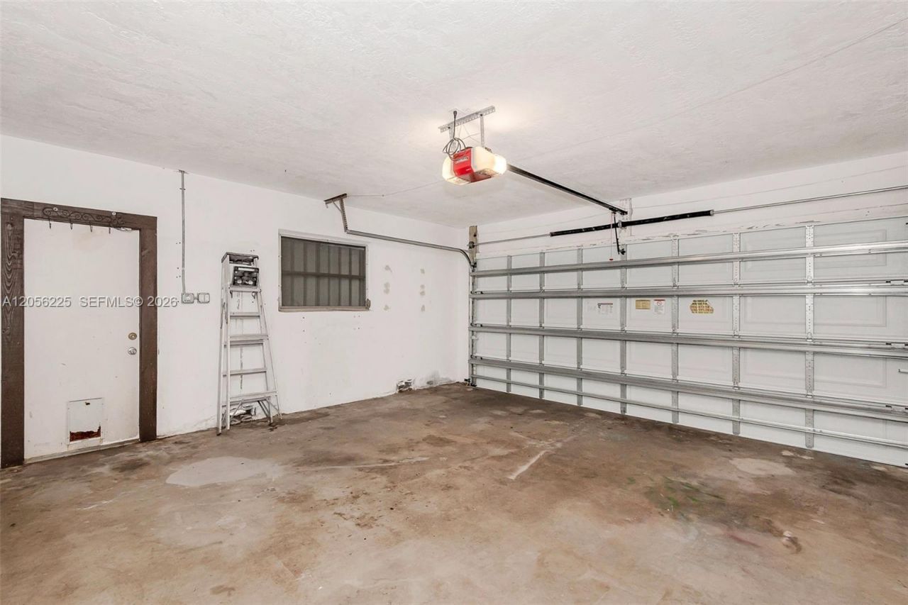 8210 NW 68th Ter , Tamarac, FL 33321 Photo