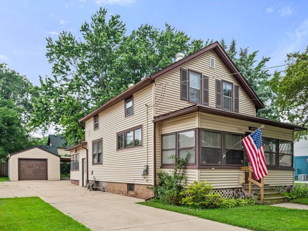 707 Talma Street , Aurora, IL 60505