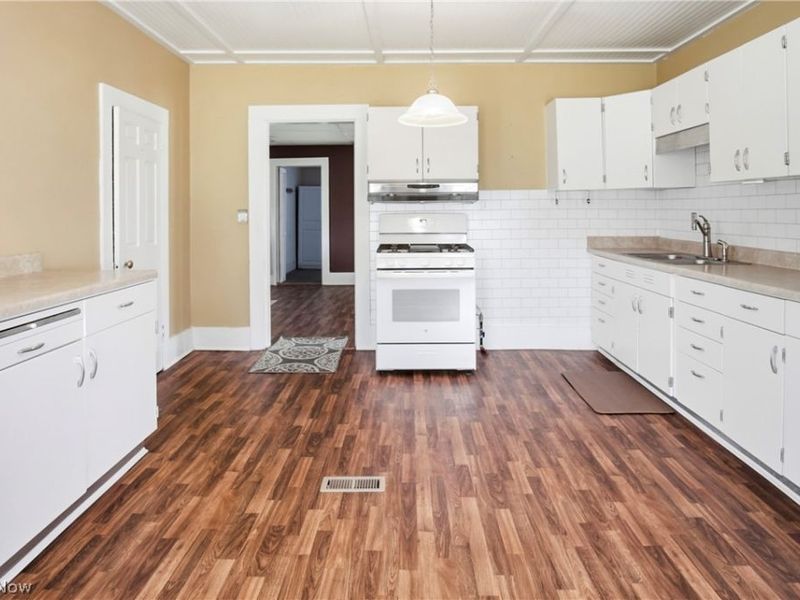 32 E 1st Street, Frazeysburg, OH 43822 Photo 16