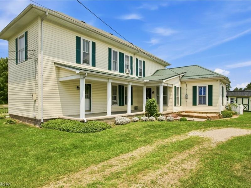 32 E 1st Street, Frazeysburg, OH 43822 Photo 2