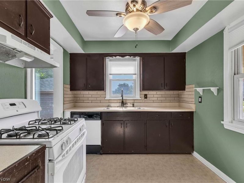 5233 W 16th Street, Parma, OH 44134 Photo 5