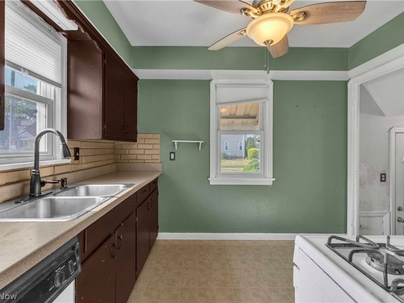 5233 W 16th Street, Parma, OH 44134 Photo 7