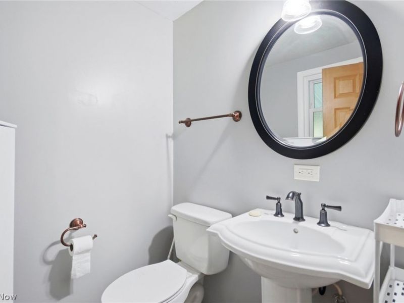 8870 N Spring Valley Park Drive, Chagrin Falls, OH 44023 Photo 15