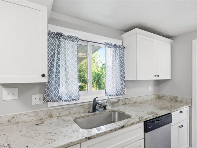 8870 N Spring Valley Park Drive, Chagrin Falls, OH 44023 Photo 32