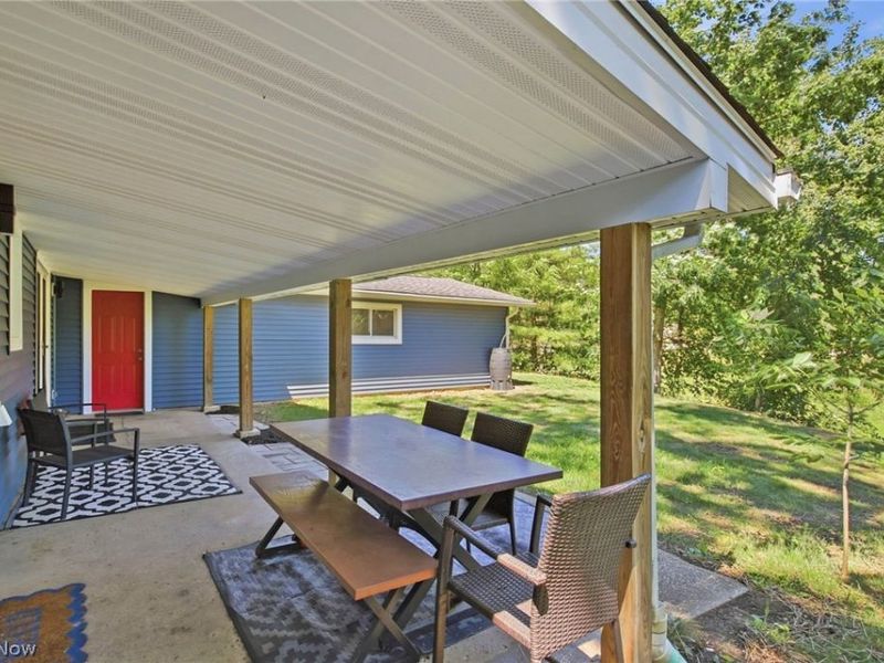 8870 N Spring Valley Park Drive, Chagrin Falls, OH 44023 Photo 6