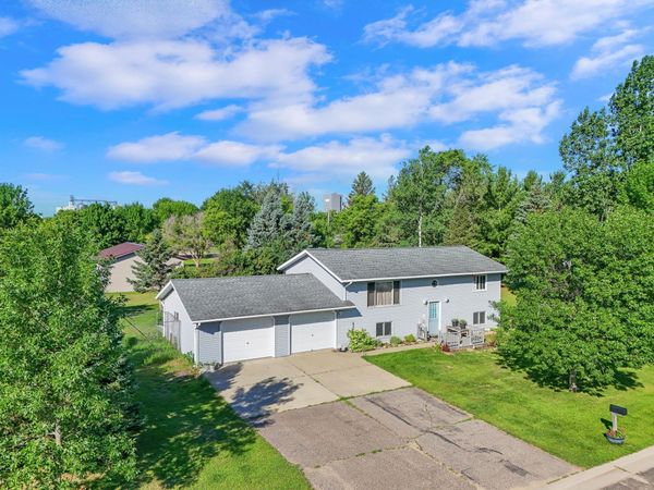 380 7th St NE , Perham, MN 56573
