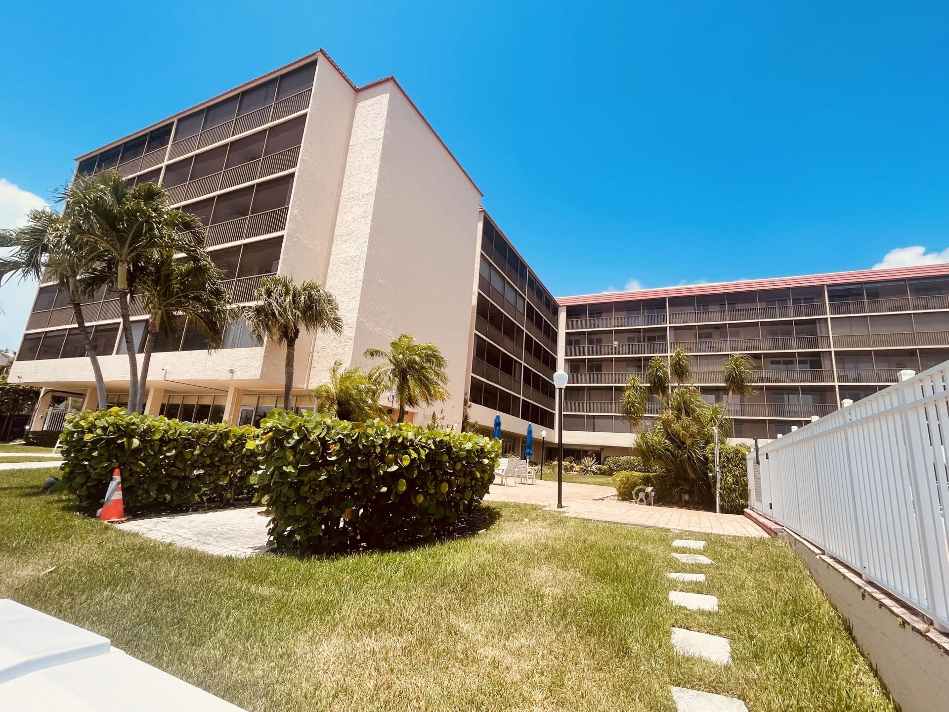 740 S Federal Highway, Unit 410, Pompano Beach, FL 33062 Photo