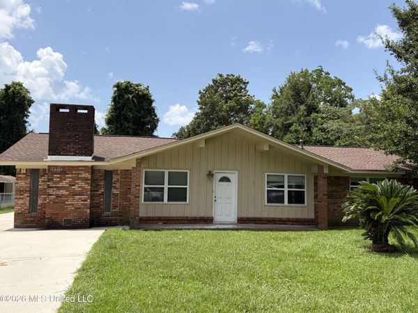 2191 Floyd Drive, Biloxi, MS 39531