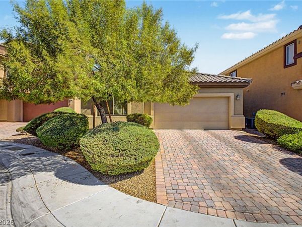 32 Buffalo Gap Court, North Las Vegas, NV 89084