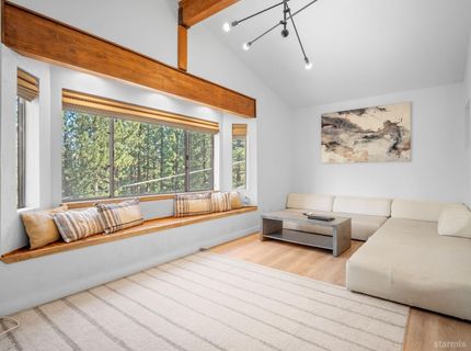 1615 Southern Pines Drive, South Lake Tahoe, CA 96150 Photo