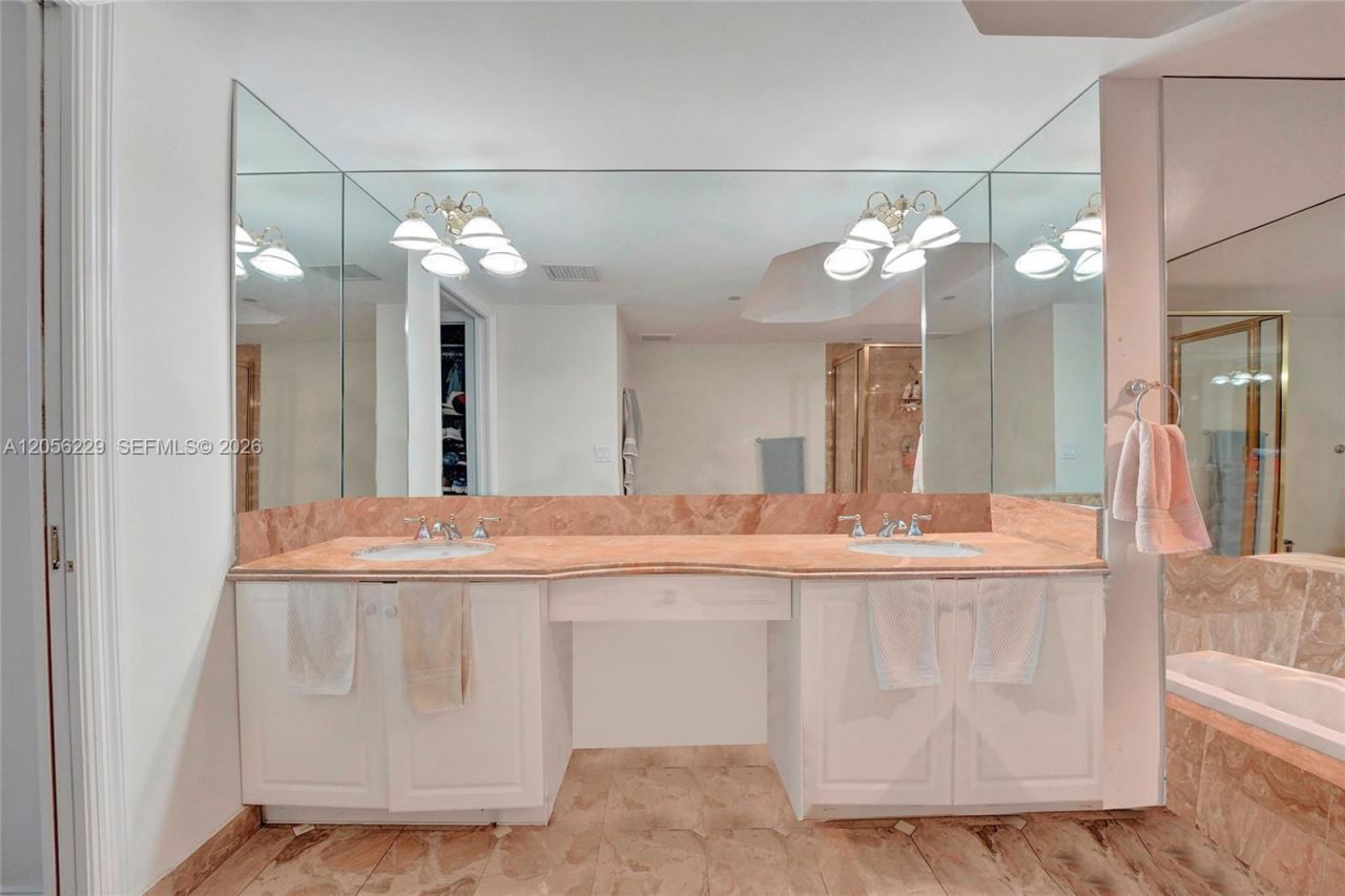 9595 Collins Ave, Unit N5-G, Surfside, FL 33154 Photo
