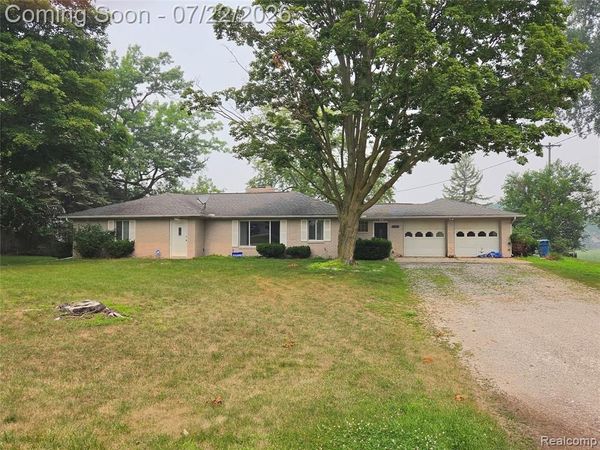 2354 Grove Park Road, Fenton, MI 48430