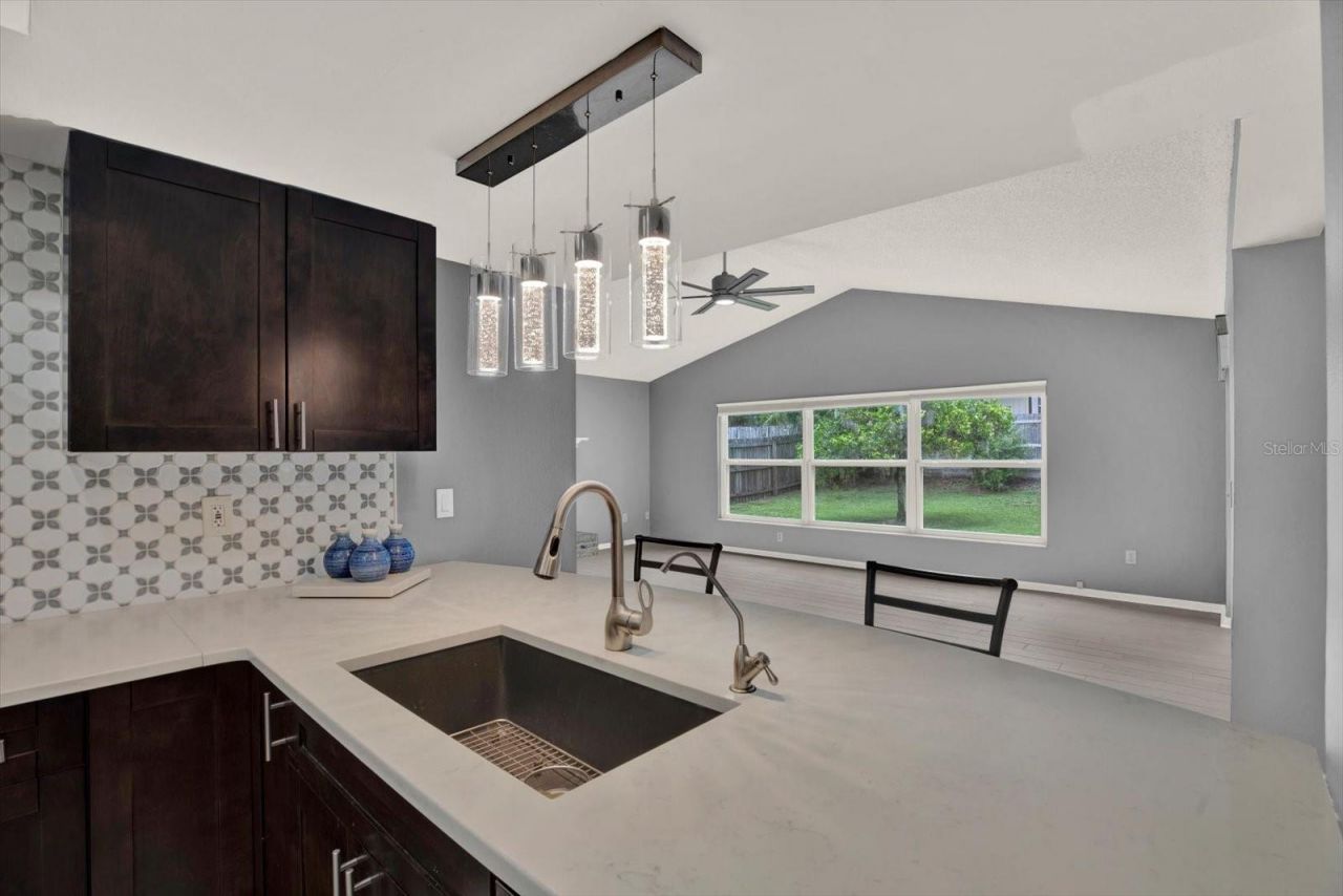 1805 Tawnee Place , Brandon, FL 33510 Photo