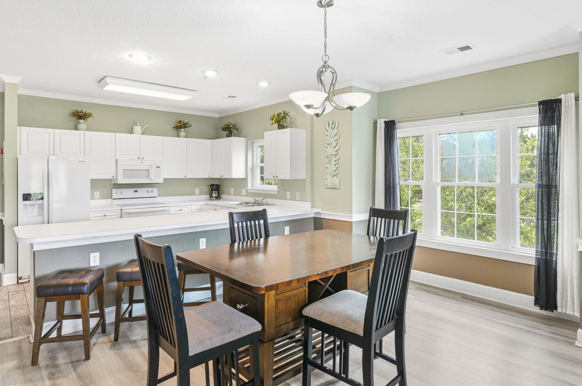 4827 Orchid Way  Photo 8