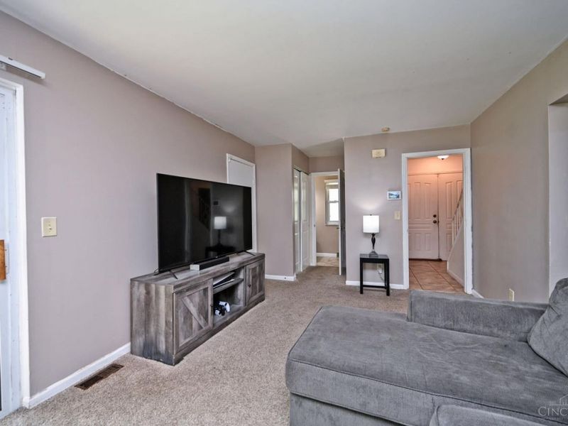 6586 S Oak Knoll Drive, Cincinnati, OH 45224 Photo 23