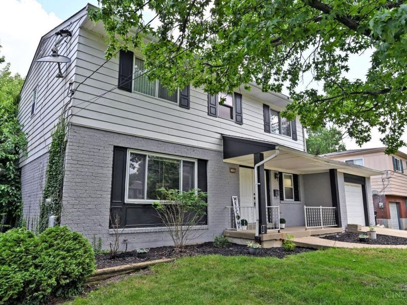 6586 S Oak Knoll Drive, Cincinnati, OH 45224 Photo 5