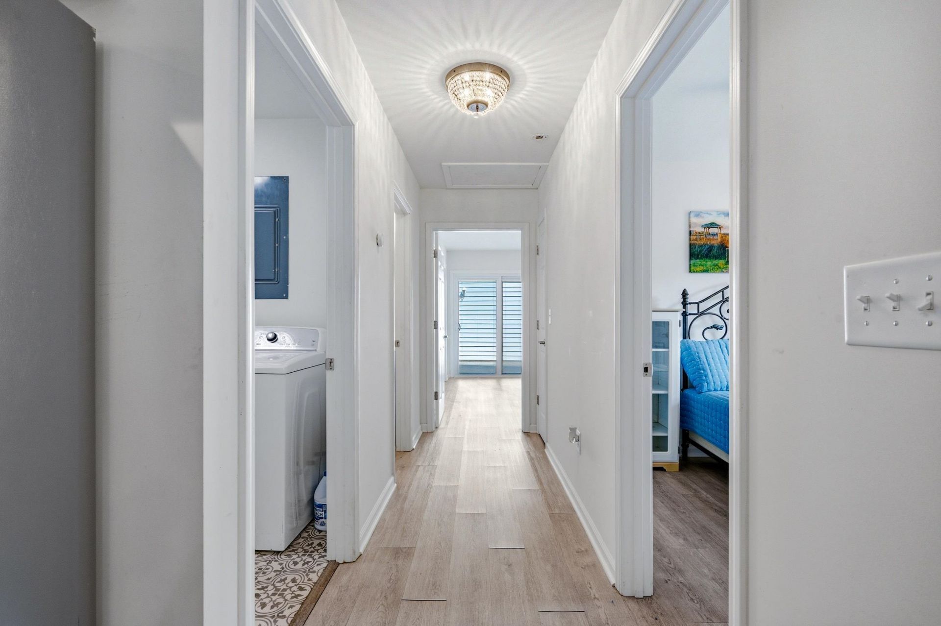 1022 S Hollywood Dr. Photo 16