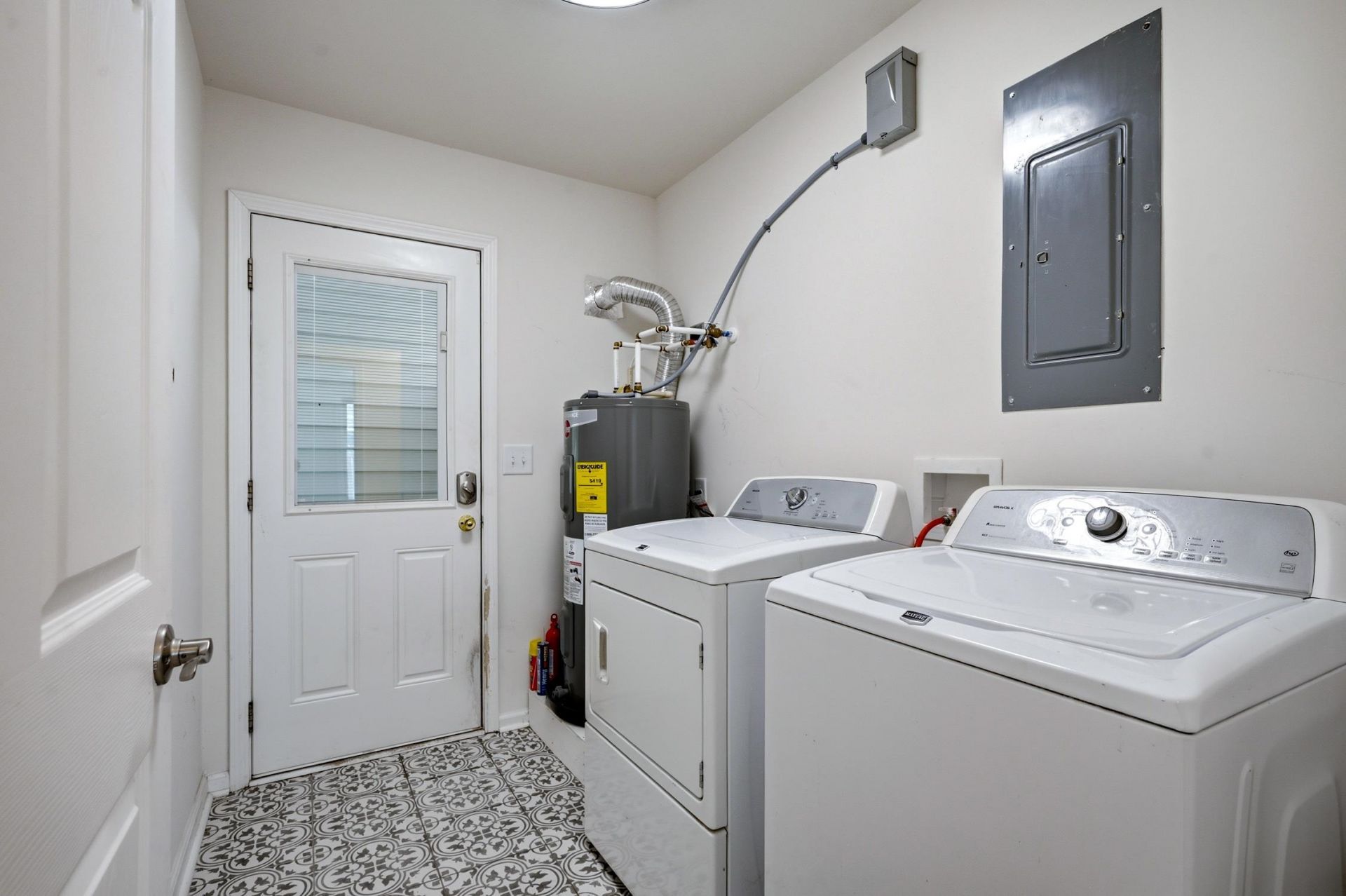 1022 S Hollywood Dr. Photo 17