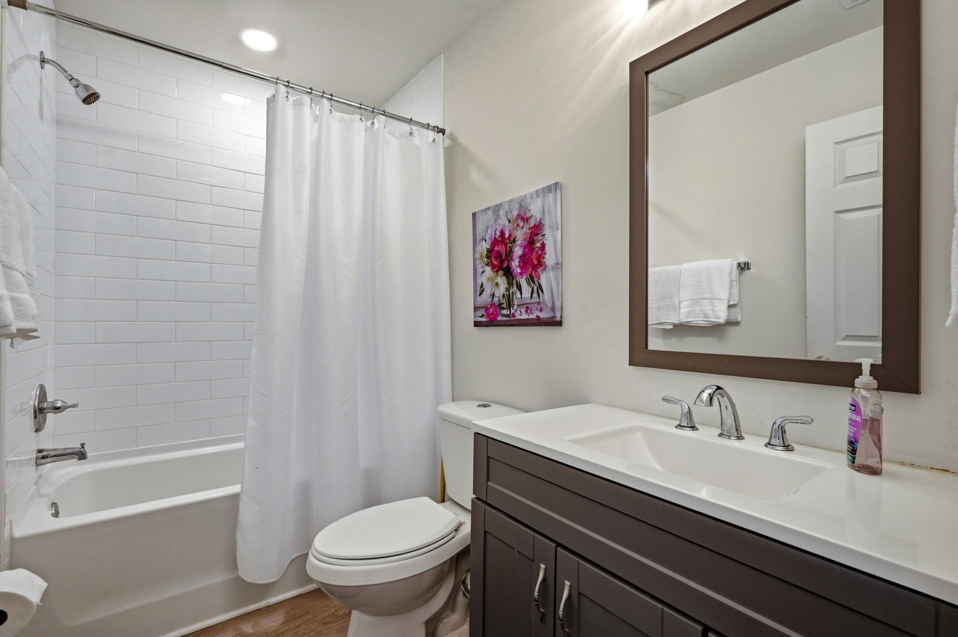 1022 S Hollywood Dr. Photo 19