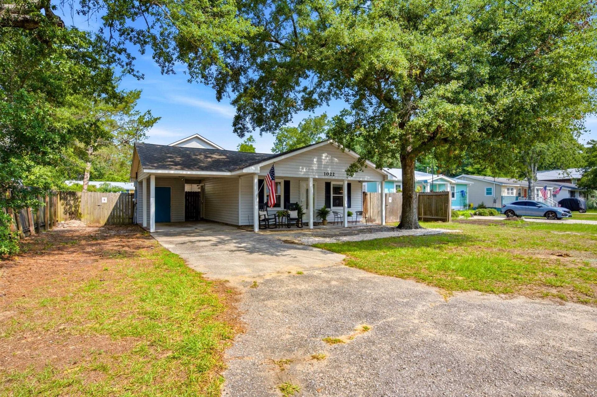 1022 S Hollywood Dr. Photo 2