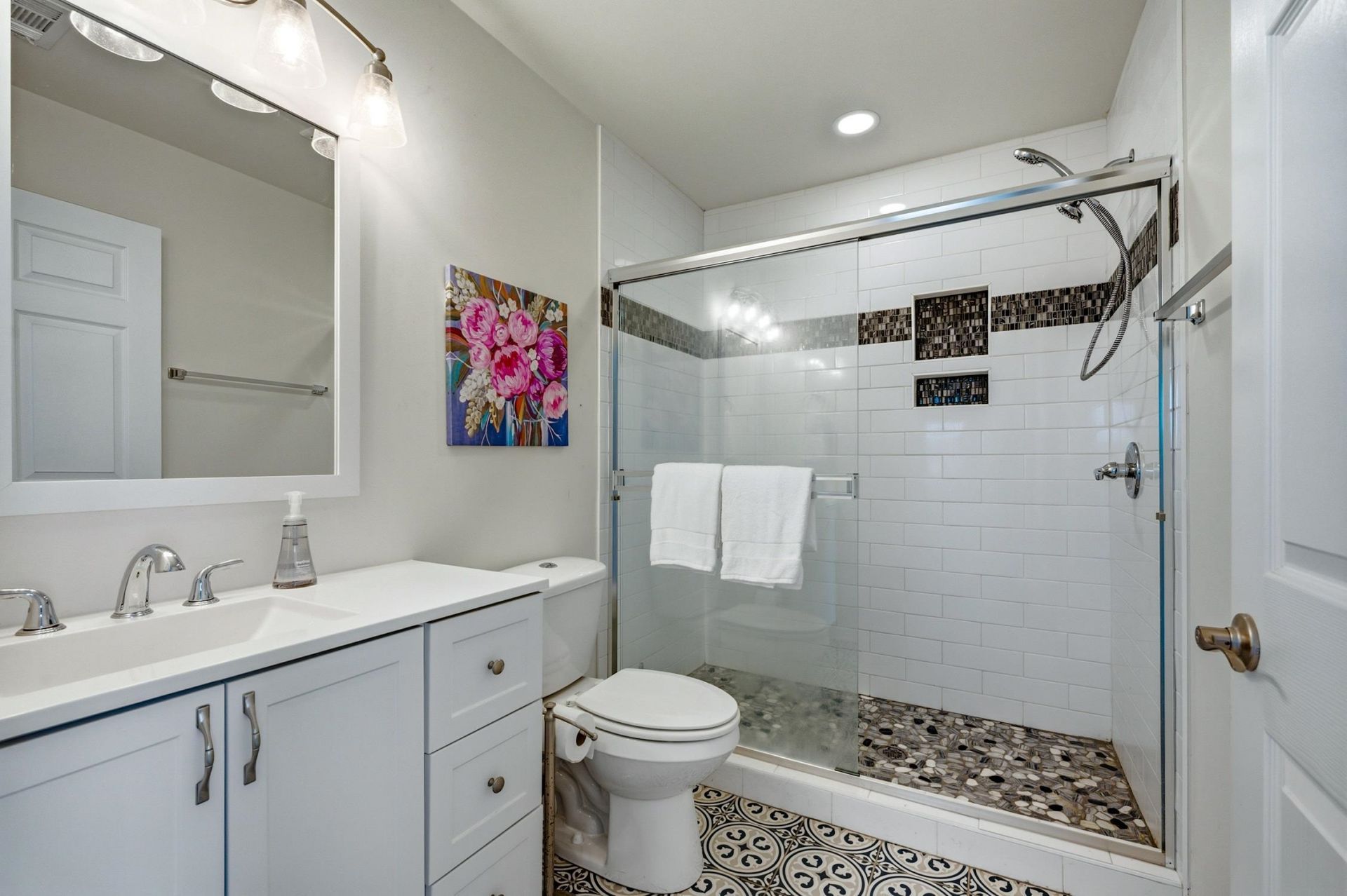 1022 S Hollywood Dr. Photo 23