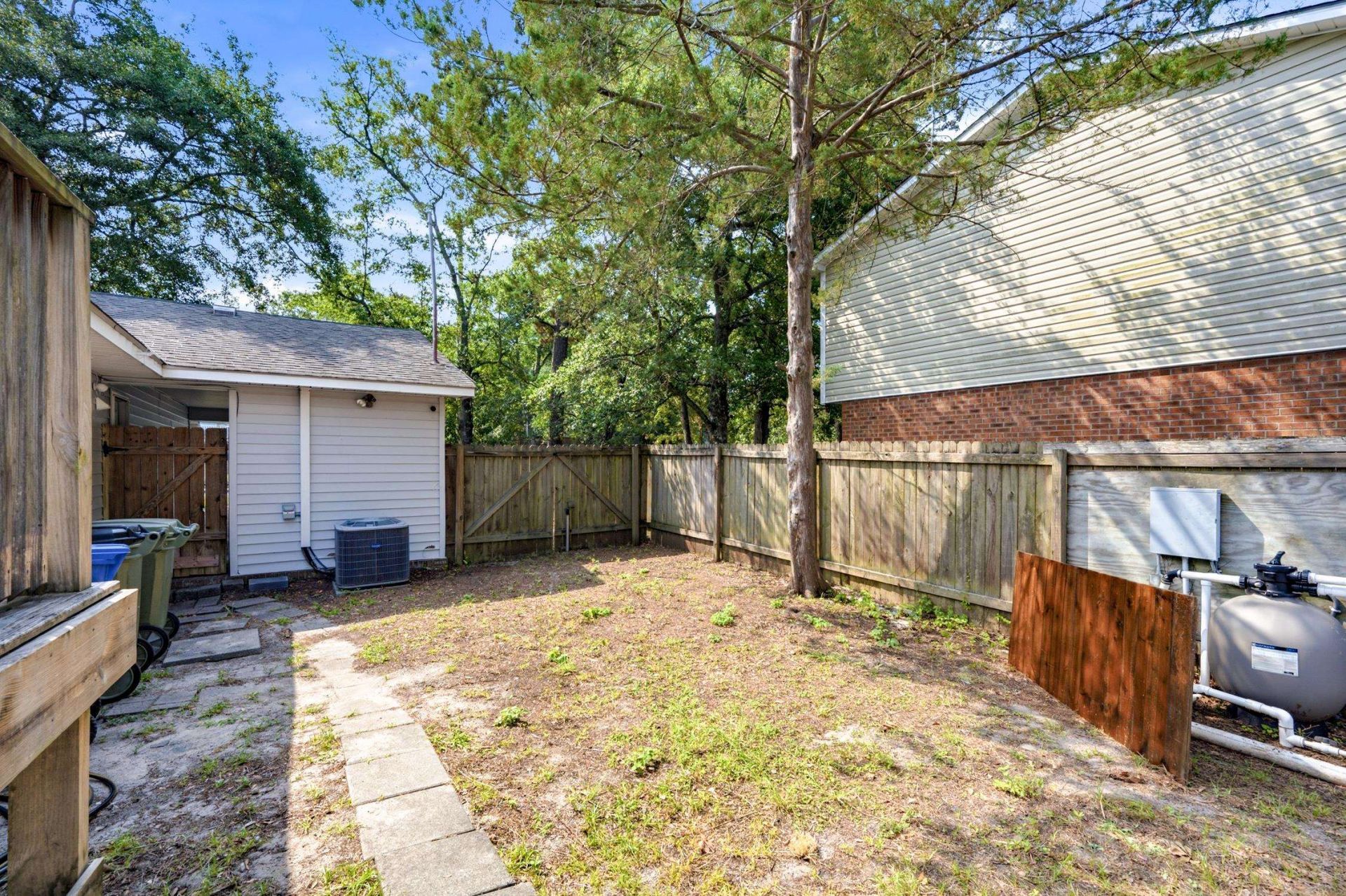 1022 S Hollywood Dr. Photo 24