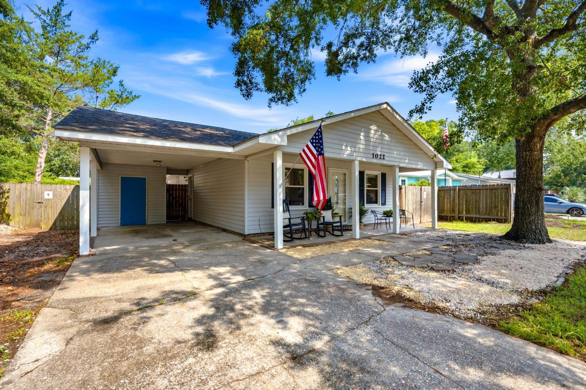 1022 S Hollywood Dr. Photo 3