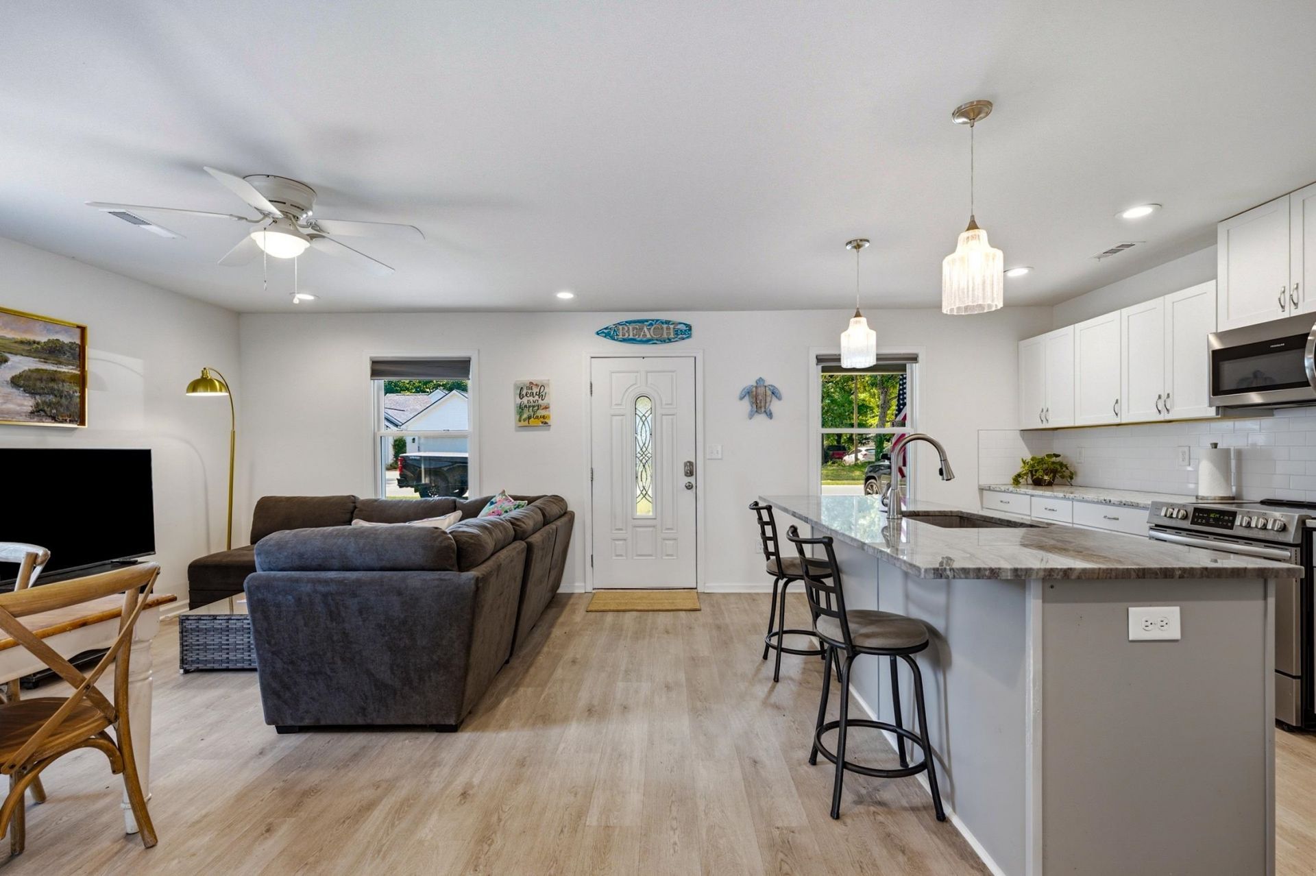 1022 S Hollywood Dr. Photo 6
