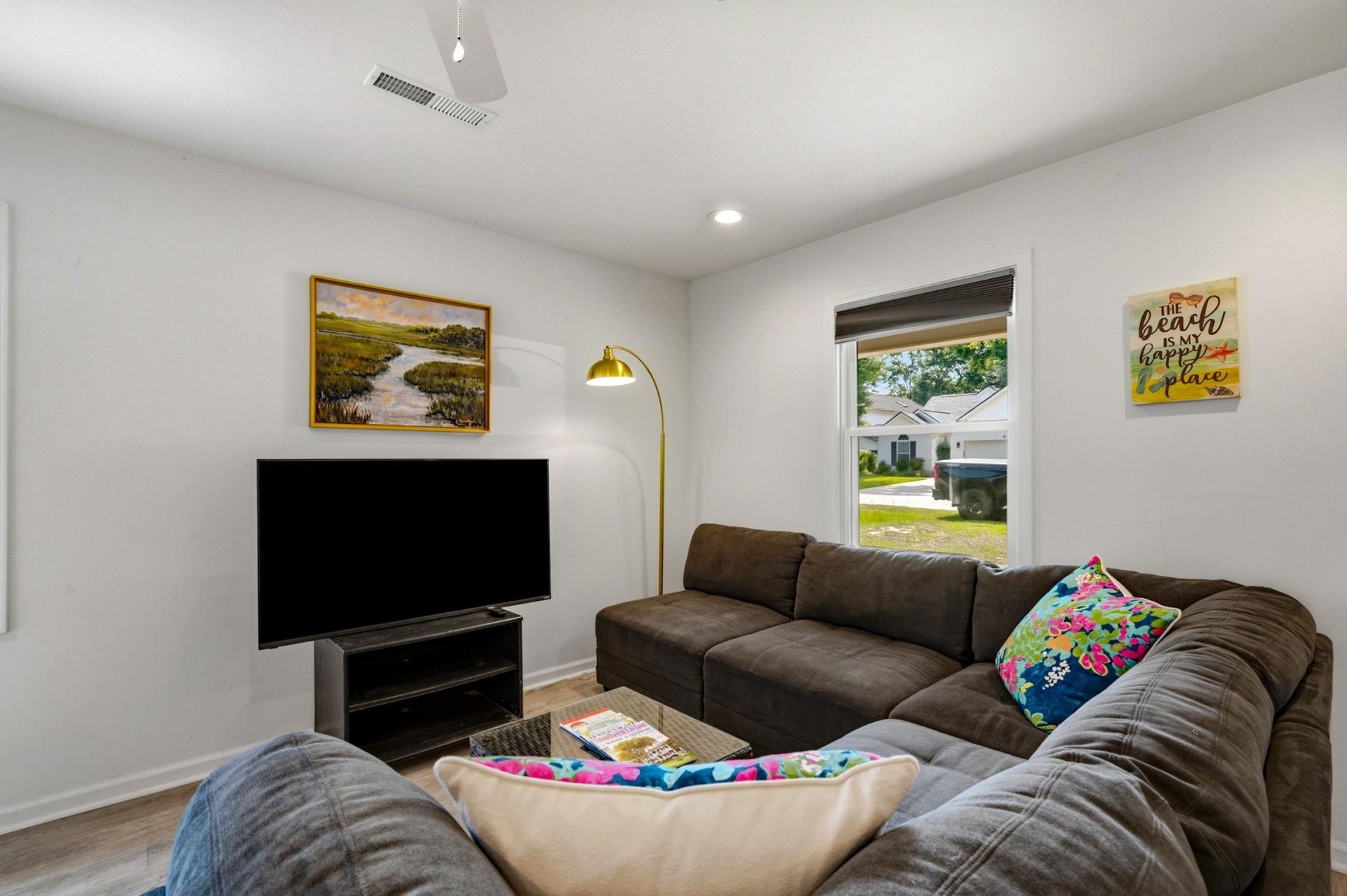 1022 S Hollywood Dr. Photo 8